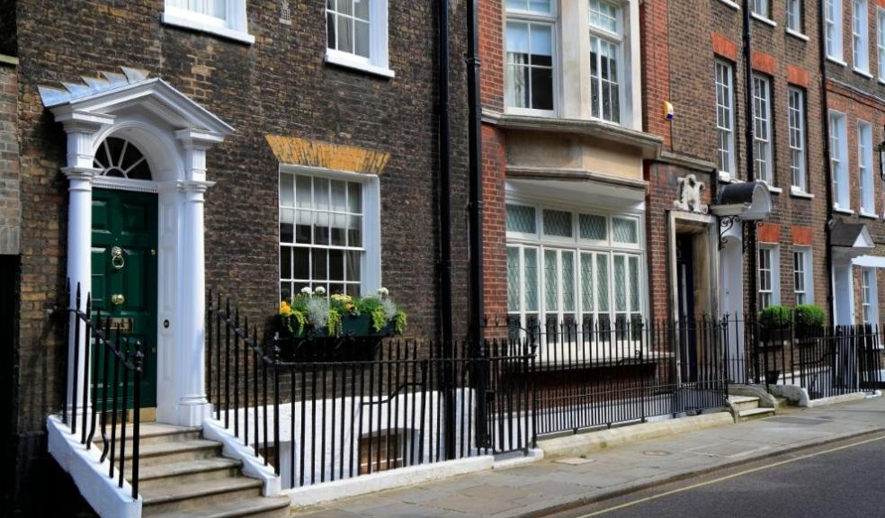Kensington house prices fall by more than two times the average annual